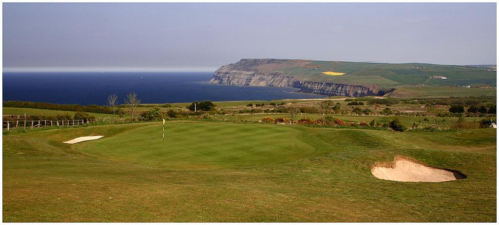 Отель Hunley Golf Club Солтберн-бай-те-Си Экстерьер фото