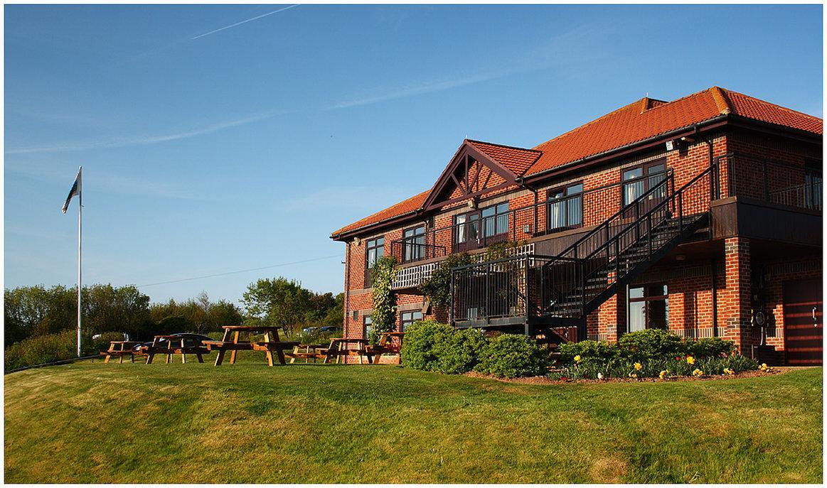 Отель Hunley Golf Club Солтберн-бай-те-Си Экстерьер фото